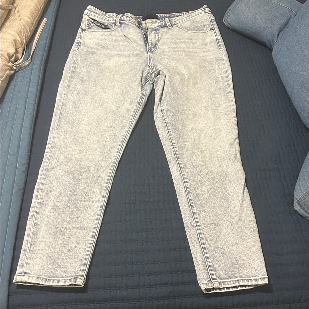 Buckle Light Blue Denim Jeans 33x27 skinny ankle
